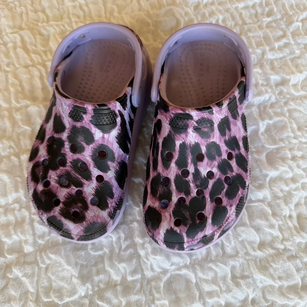 CROCS gently preloved